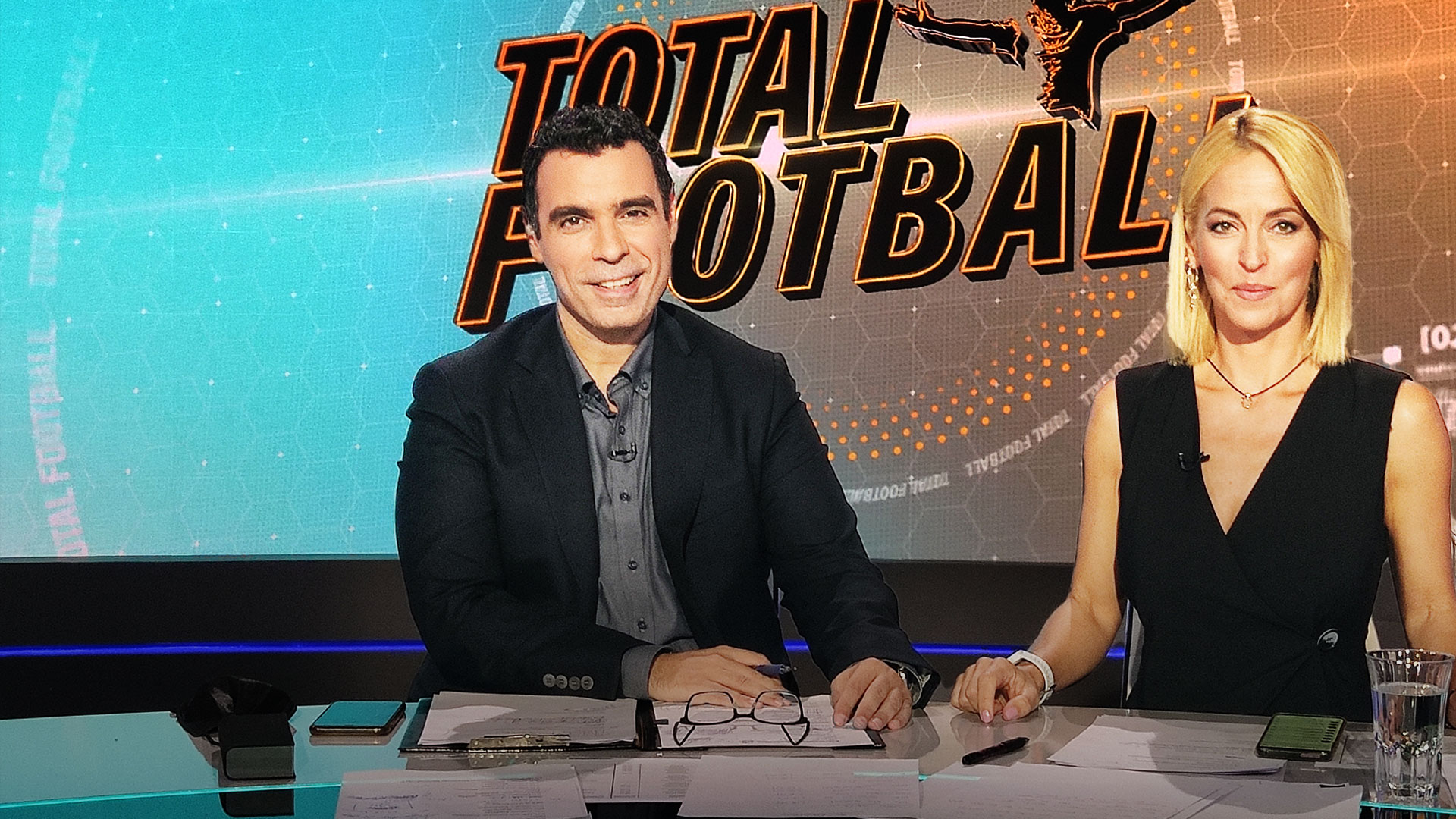 Total football - Πάνος Βόγλης, Μαρία Ζαφειράτου